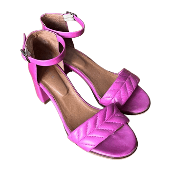 O • i • s heels