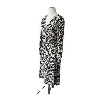 H&M kukkakuvioinen kietaisumekko