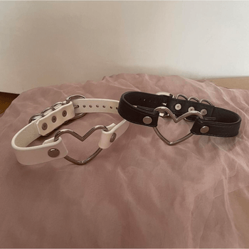 Black and white heart choker