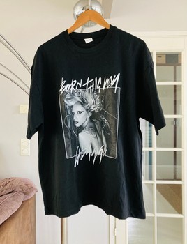 Musta oversized Lady Gaga t-paita