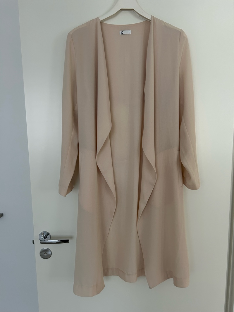 beige pitkä kevyt takki 
