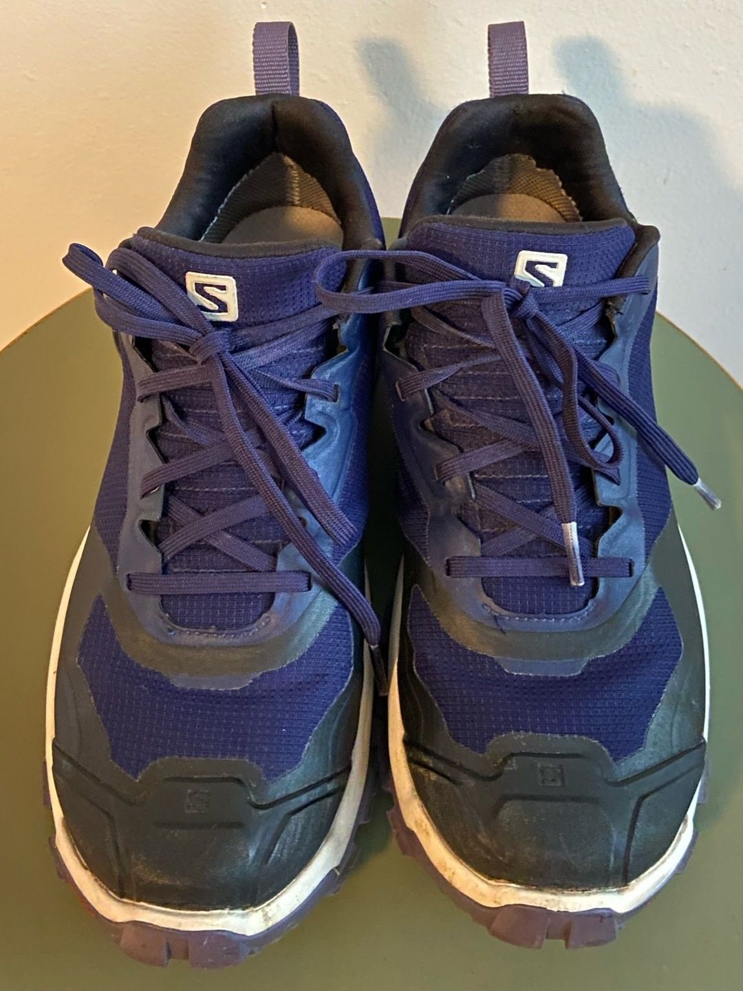 Salomon sports shoes