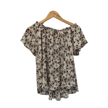 Kukallinen off-shoulder paita