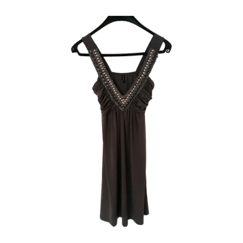 B.young dress