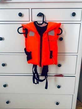 Pelastusliivi 10-20kg kuin uusi