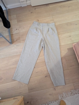 Beige plaid high-waisted trousers