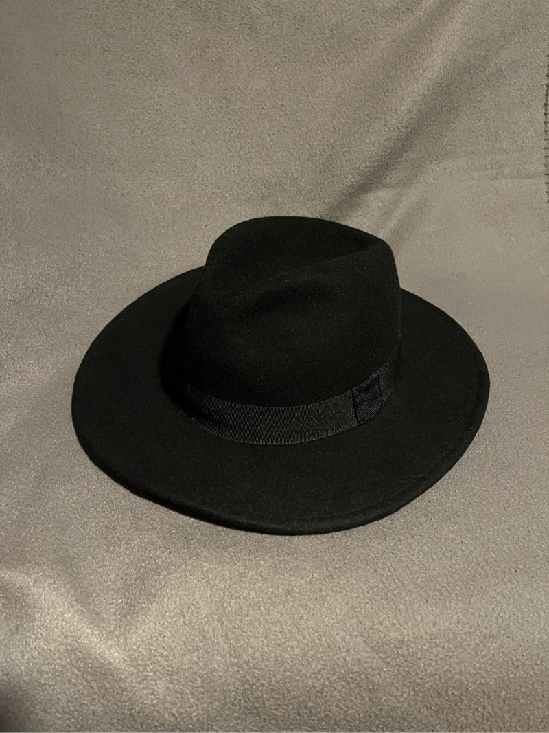 H&M musta villahattu