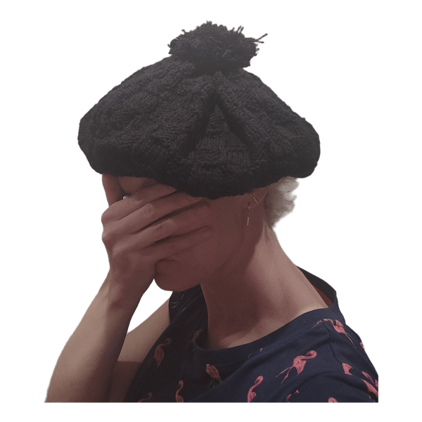 Black knitted pompom beret