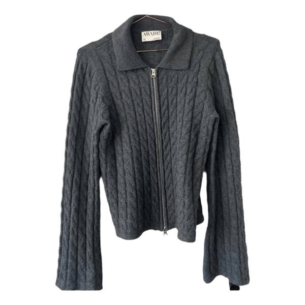 Grå strikket cardigan