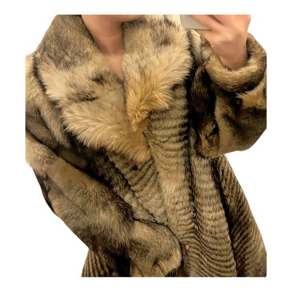 Real fur coat🤍
