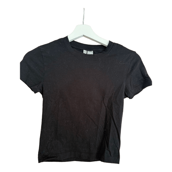 Black t-shirt