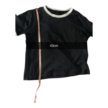 Black and white t-shirt crop top