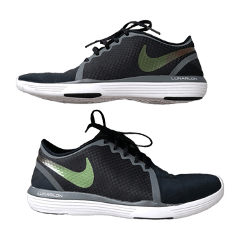 Nike sports shoes