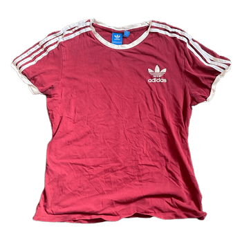 Punainen Adidas t-paita