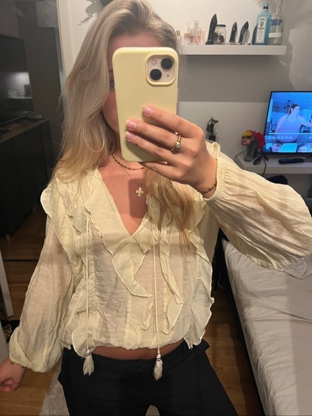 Zara lysegul flæsebluse