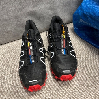 Salomon sports shoes
