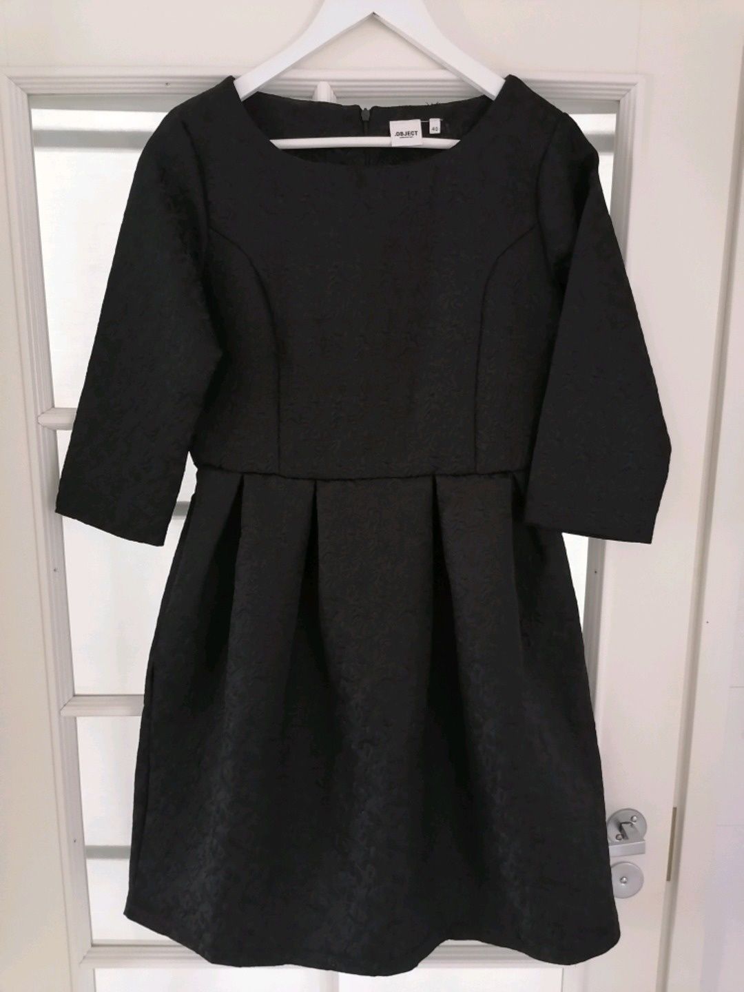 Object dress