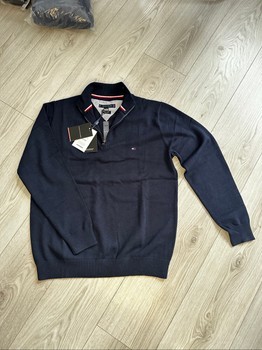Navy Tommy Hilfiger sweater
