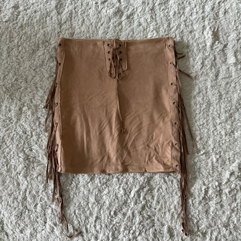 beige hame nyorityksilla