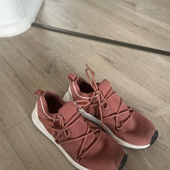 Pink urheilukengät