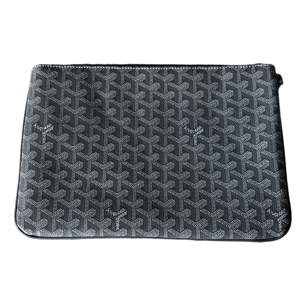 Grey pattern clutch bag