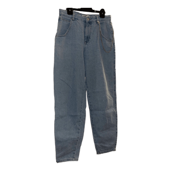 Light blue jeans with chain