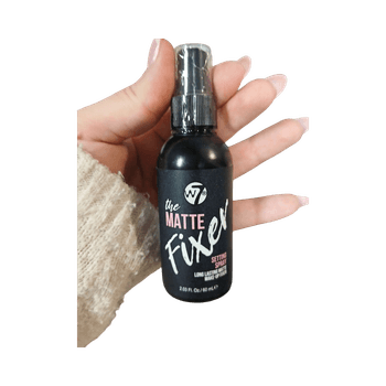 Matte setting spray