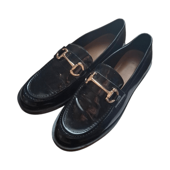 Kiiltävät loaferit