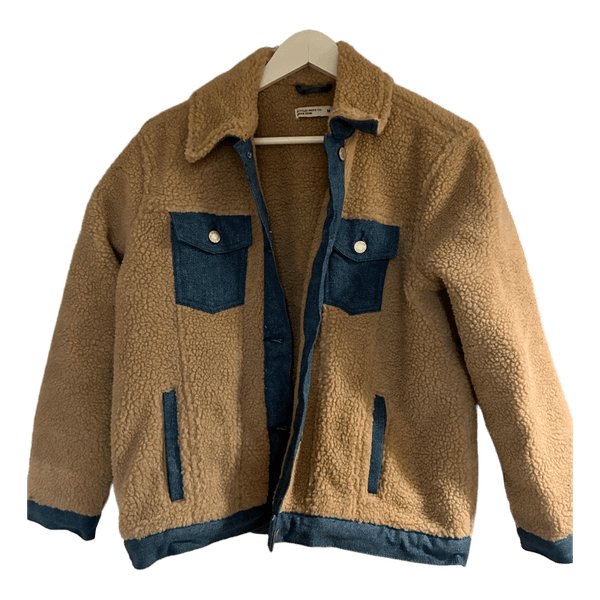 Beige teddytakki denimyksityiskohdilla Cubuksesta