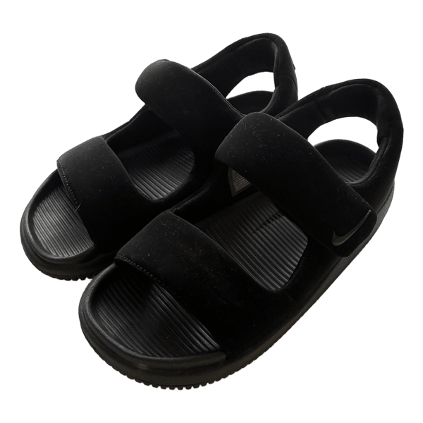 Mustat Nike-sandaalit