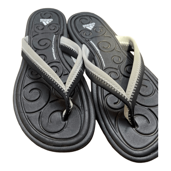 Adidas slepetes