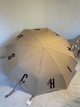 new Moschino beige umbrella 🤍