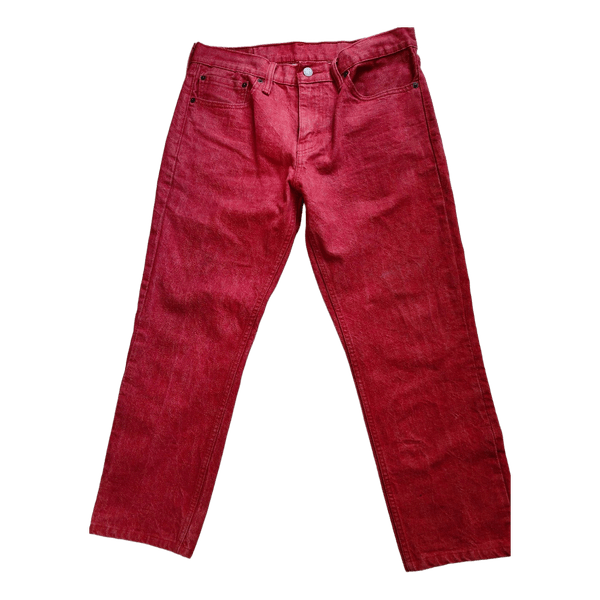 Punaiset levis farkut