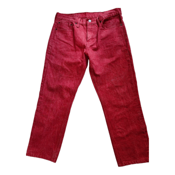 Punaiset levis farkut