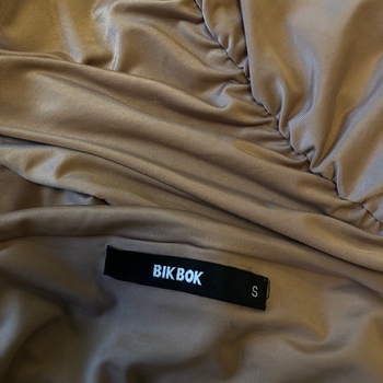 Beige hame