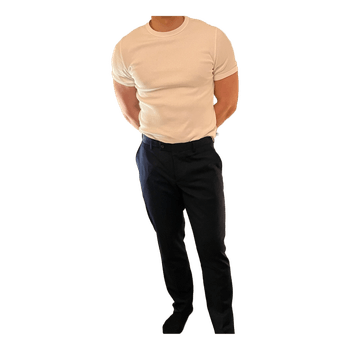 Mustat suorat housut