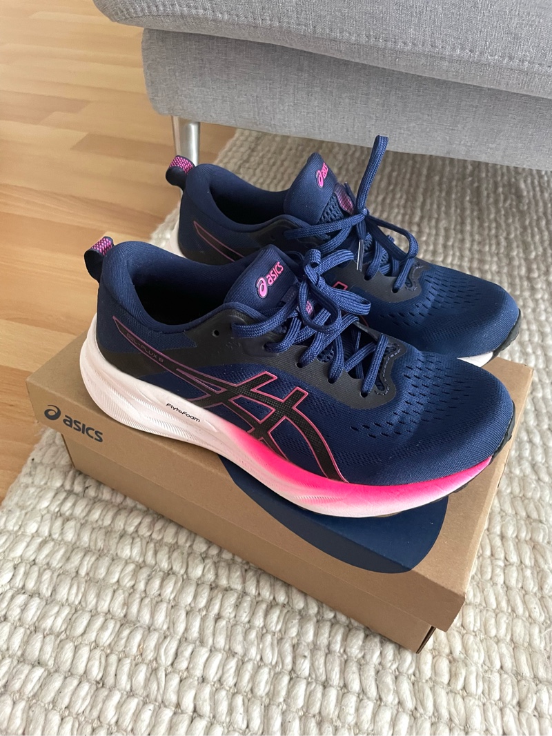Asics juoksukengät