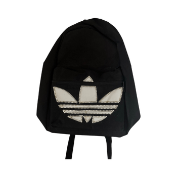 Musta adidas reppu glittereillä