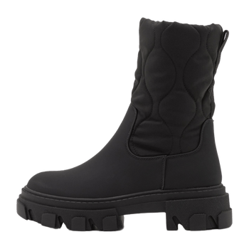 Black winter boots