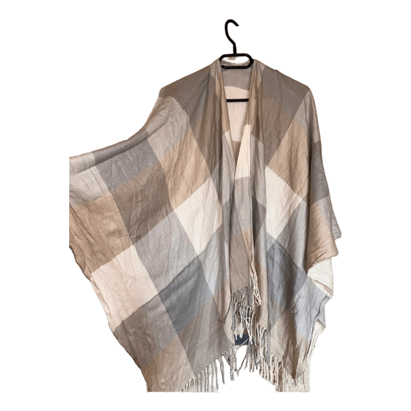 Plaid shawl with tassels