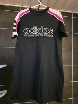 Adidas t-paitamekko