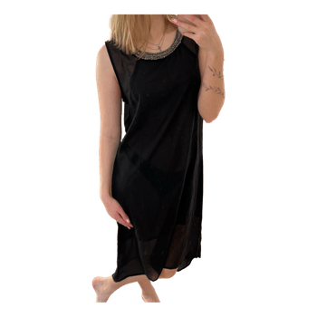 Black sleeveless dress