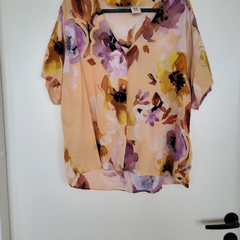 Kaiko Peach Anemone pusero