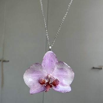 Orchid nechlace