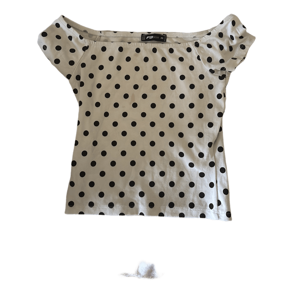 Prikket off-shoulder top