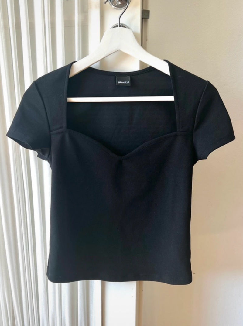Black t-shirt