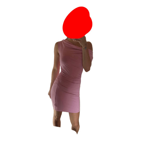 Vaaleanpunainen rypytetty minimekko