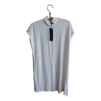 White sleeveless top. T-särk kleit