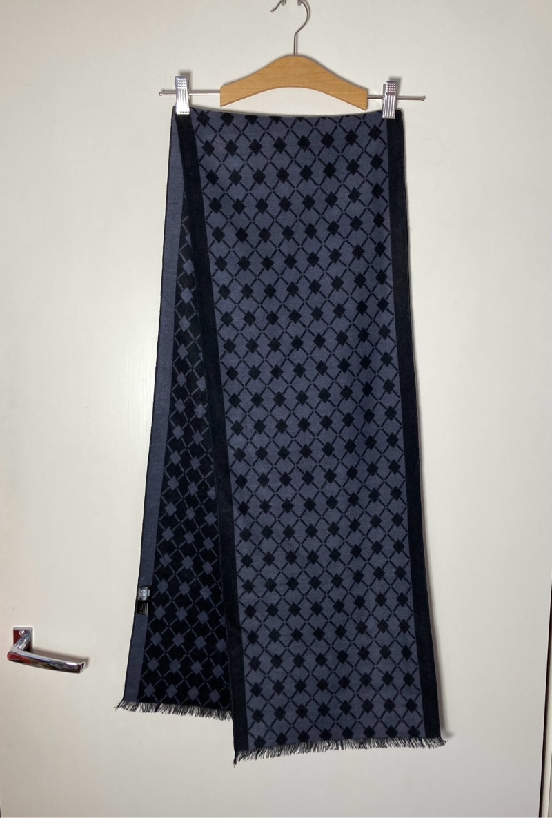 Pierre Cardin silkkihuivi