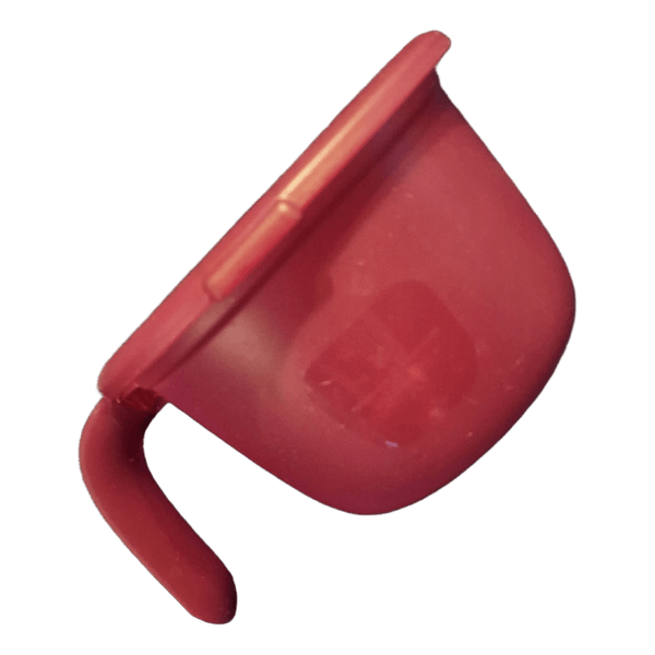 Punane plastmassist kruus